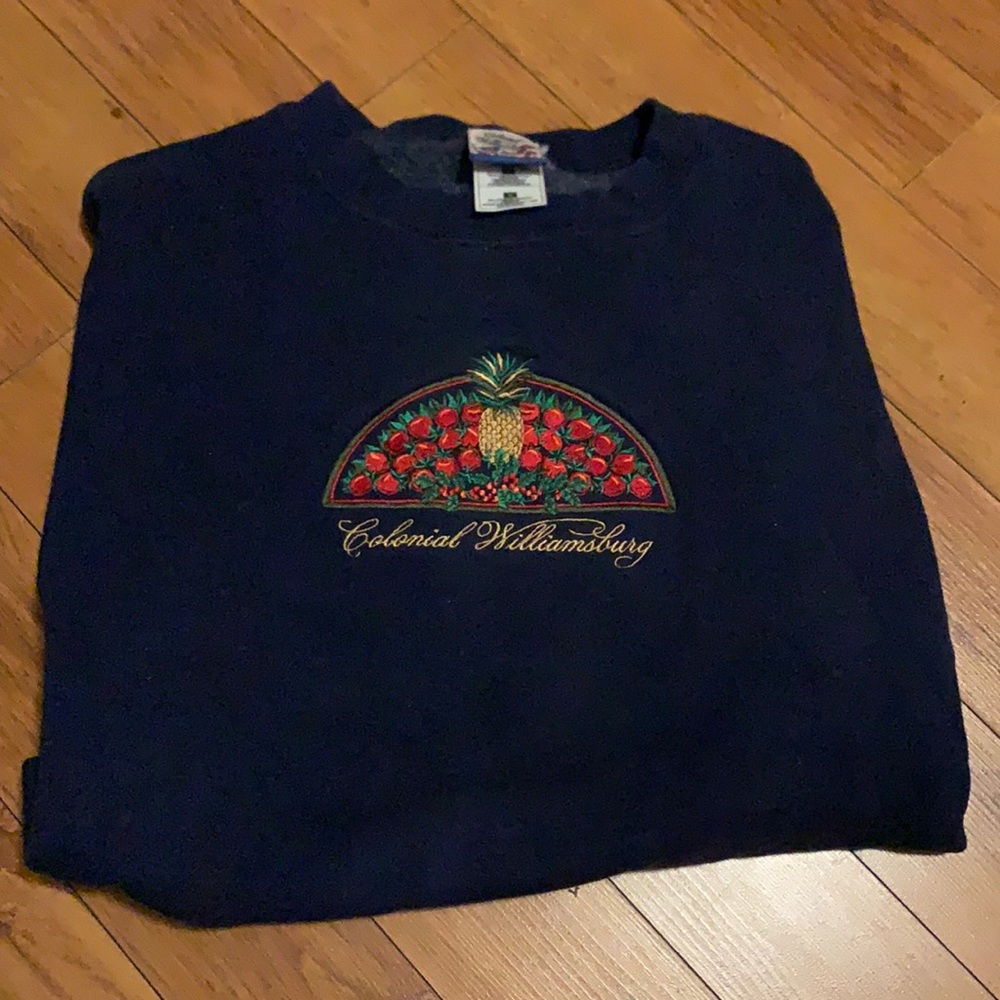 Vintage Colonial Williamsburg Sweatshirt